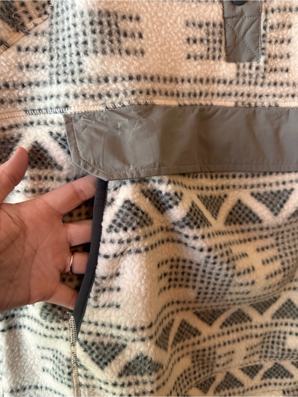 Carhartt Cream and Gray Patterned Fleece Zip Pullover Jacket - Picture 3 of 6
